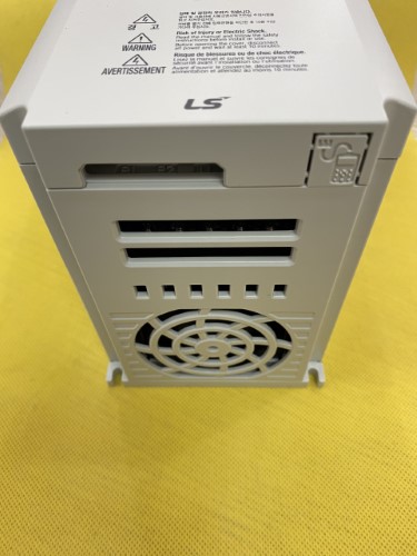 Biến tần Ls LSLV0022M100-1EOFNS